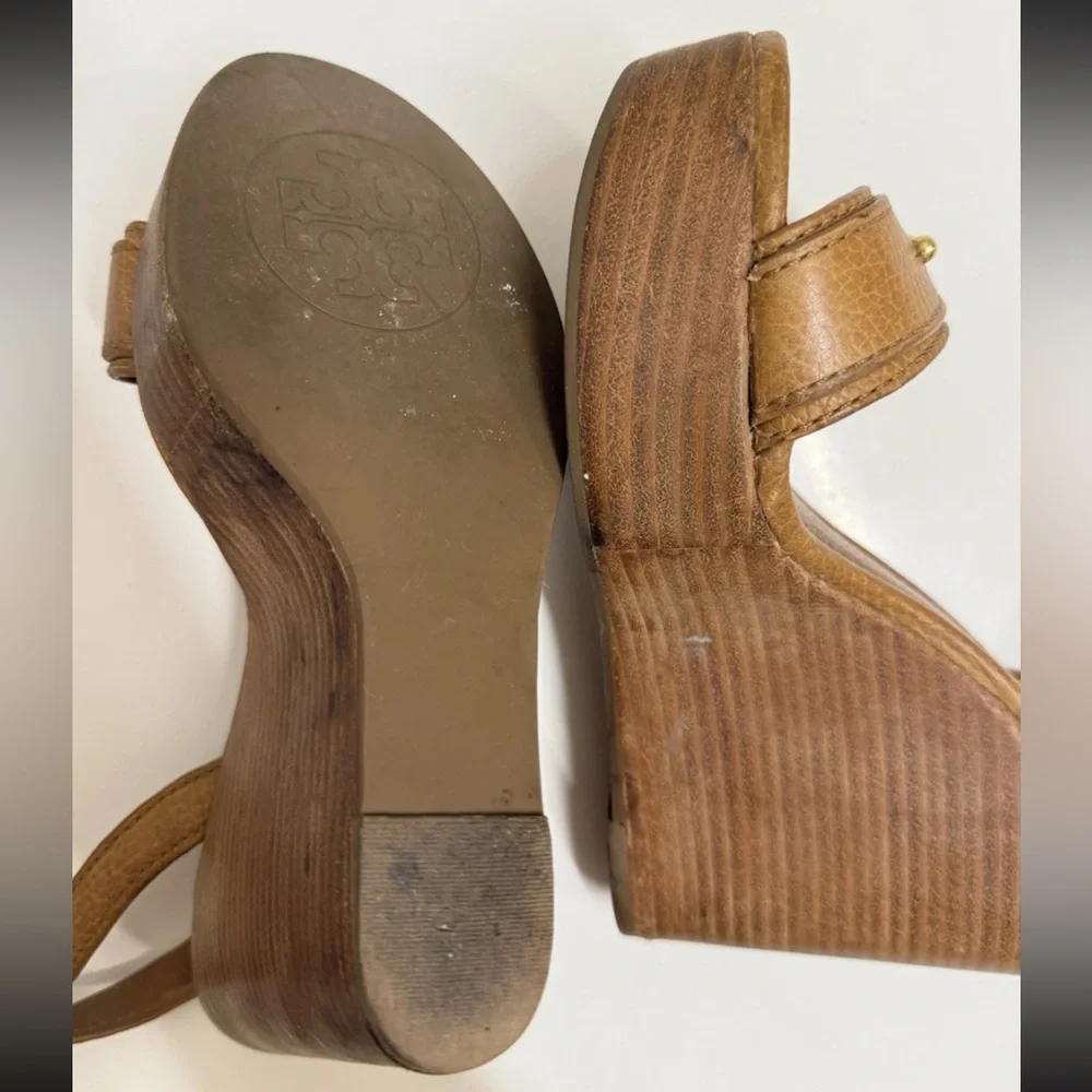 Tory Burch Elina Wedge Heel Sandals Ankle‎ Strap Gold Logo | Tan | Size 5.5